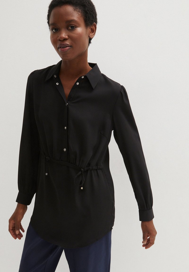 Femme Chemises & Blouses | bonprix MIT TAILLENRAFFUNG - Blouse - black/noir - NI09139